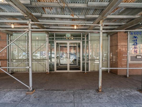 3506 Leavitt Street 3I, Flushing NY 11354