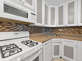 3121 Middletown Road 8A, Bronx NY 10461