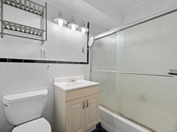 3121 Middletown Road 8A, Bronx NY 10461