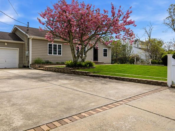 46 Lafayette Drive, Shirley NY 11967