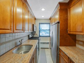 9137 153 Avenue 1, Lindenwood NY 11414