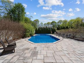 12 Mansfield Lane S, East Northport NY 11731