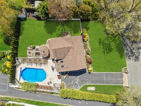 12 Mansfield Lane S, East Northport NY 11731