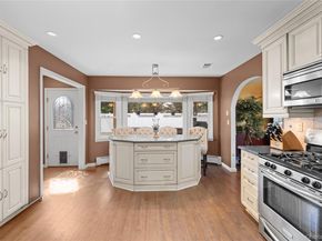 12 Mansfield Lane S, East Northport NY 11731