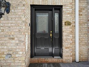 477 Pacing Way, Westbury NY 11590