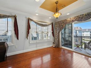 477 Pacing Way, Westbury NY 11590