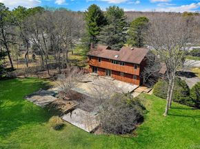 6 Liberty Lane, Miller Place NY 11764