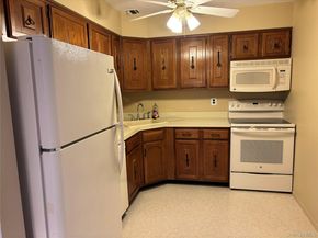 100 S Cambridge Drive S 100, Copiague NY 11726