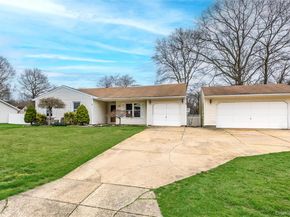 35 Timber Trail Lane, Medford NY 11763