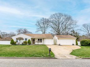 35 Timber Trail Lane, Medford NY 11763