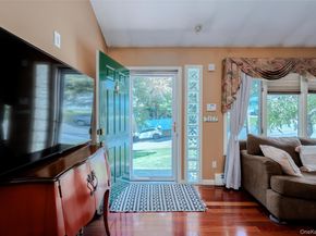 4 Awixa Place, Selden NY 11784