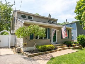4 Awixa Place, Selden NY 11784