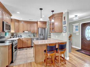 34 Hunter Place, Smithtown NY 11787