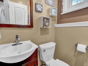 34 Hunter Place, Smithtown NY 11787