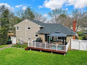 34 Hunter Place, Smithtown NY 11787