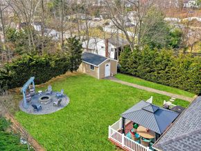 34 Hunter Place, Smithtown NY 11787