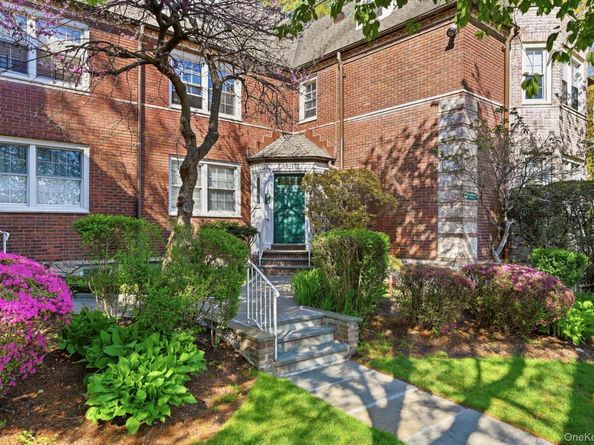 3 Campus Place MR, Scarsdale NY 10583
