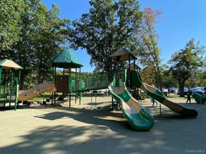10 Evelyn Drive, Bethpage NY 11714