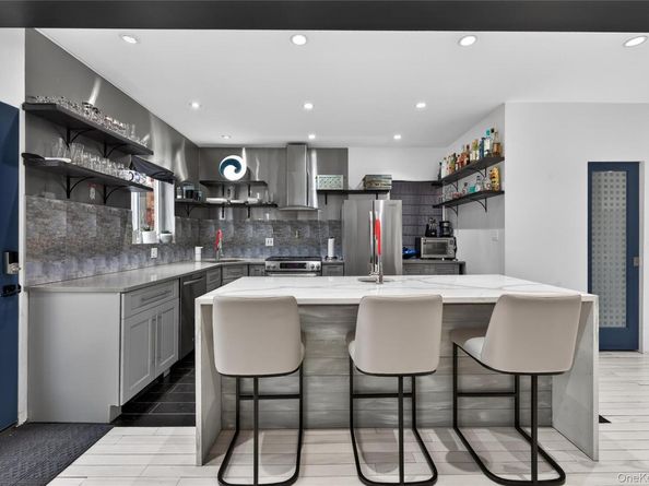 2033 Hering Avenue, Bronx NY 10461