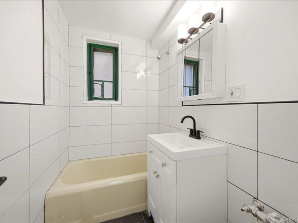 1420 Parkchester Road Mf, Bronx NY 10462