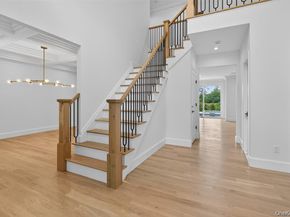 32 Pine Road, Syosset NY 11791