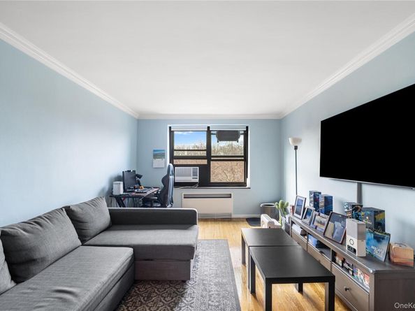 75-15 210th Street 6C, Oakland Gardens NY 11364