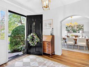 138 Payne Whitney Lane, Manhasset NY 11030