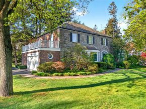 138 Payne Whitney Lane, Manhasset NY 11030