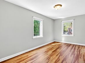 138 Payne Whitney Lane, Manhasset NY 11030