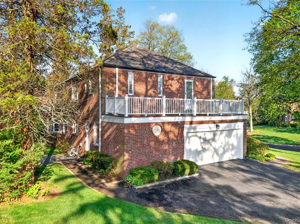 138 Payne Whitney Lane, Manhasset NY 11030