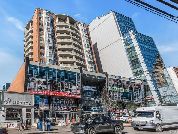 37-20 Prince Street 10D, Flushing NY 11354