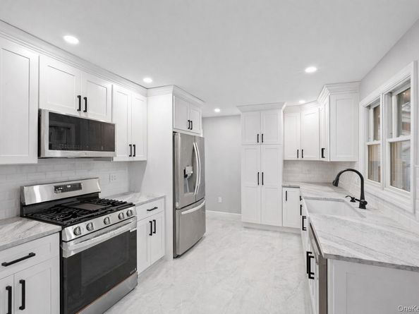 6 Grand Haven Court, Commack NY 11725