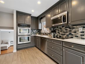 7 Rita Lane, Plainview NY 11803