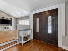 7 Rita Lane, Plainview NY 11803