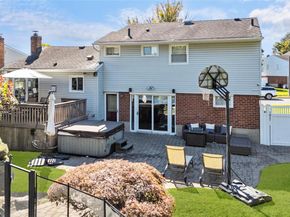 7 Rita Lane, Plainview NY 11803