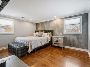 7 Rita Lane, Plainview NY 11803