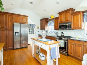 34 Jackson Place, Massapequa NY 11758