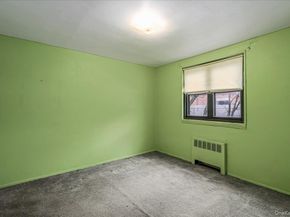 58-33 246th Crescent C14 Upper, Douglaston NY 11362