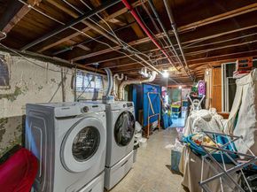 4 Hollyberry Road, Plainview NY 11803