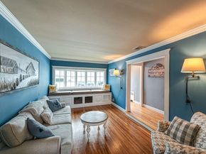 4 Hollyberry Road, Plainview NY 11803