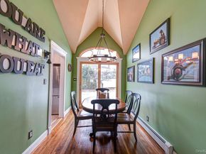 4 Hollyberry Road, Plainview NY 11803