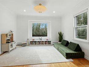 10 Woodhull Road, East Setauket NY 11733