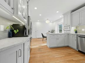 10 Woodhull Road, East Setauket NY 11733