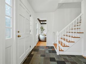 10 Woodhull Road, East Setauket NY 11733