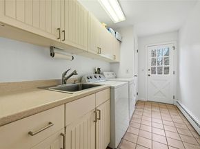 10 Woodhull Road, East Setauket NY 11733