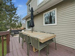 10 Woodhull Road, East Setauket NY 11733