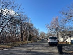 218 Newberry Street, Brentwood NY 11717