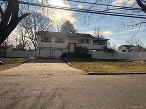 218 Newberry Street, Brentwood NY 11717
