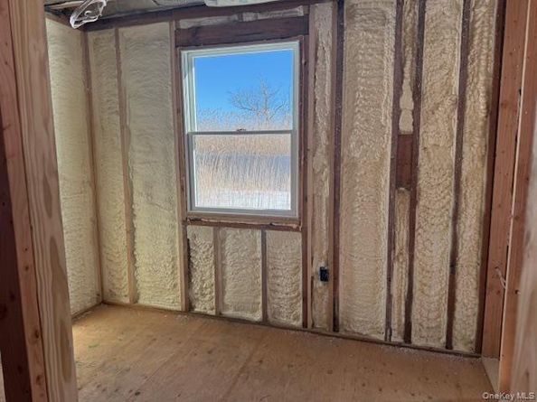 17 Bayport Road, Mastic Beach NY 11951