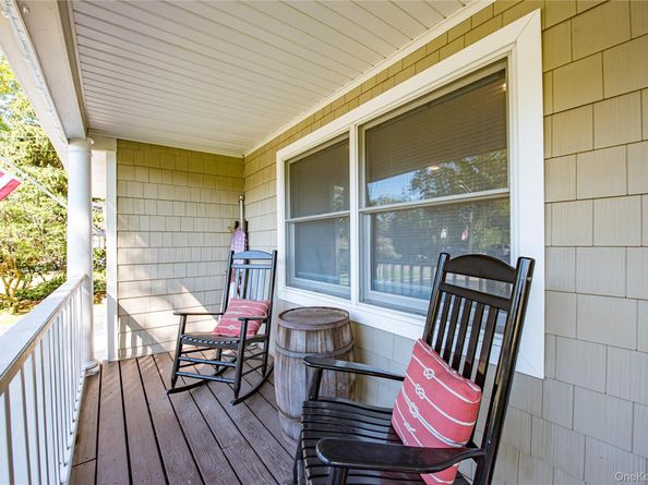 9 Donna Place, East Islip NY 11730